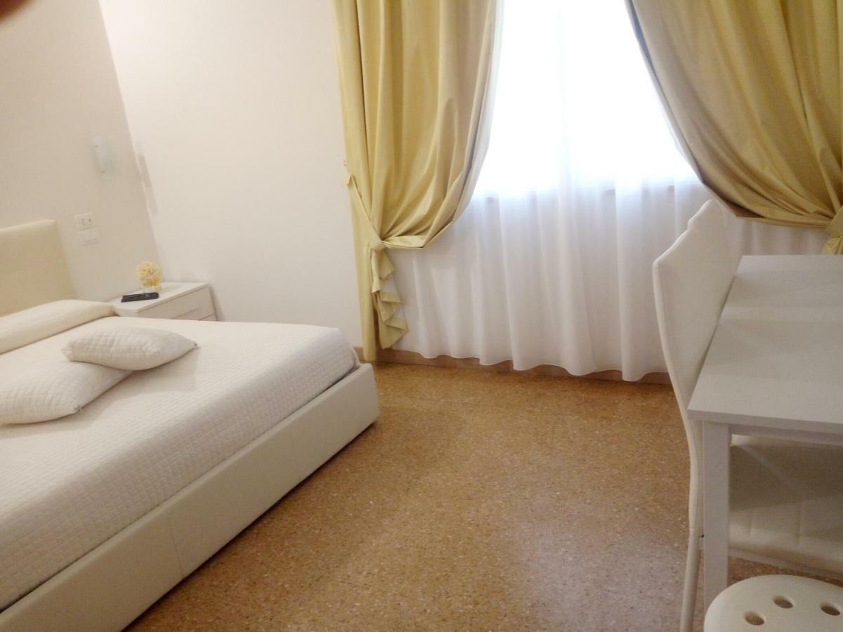 Bed and Breakfast Officina Urban Sleep San Benedetto del Tronto Exterior foto